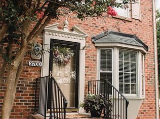 3700 Greenes Xing, Greensboro, NC 27410