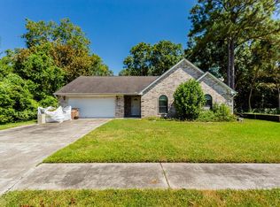 1703 Woodway Cir, Dickinson, TX 77539