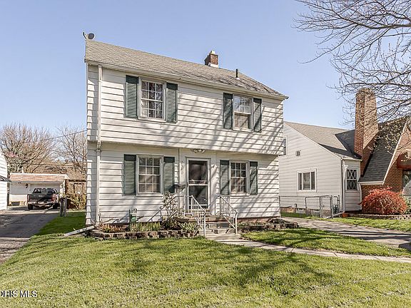 3rd image of 2340 Beaufort Ave