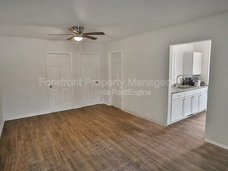 2426 Cincinnati Ave — Photo 11