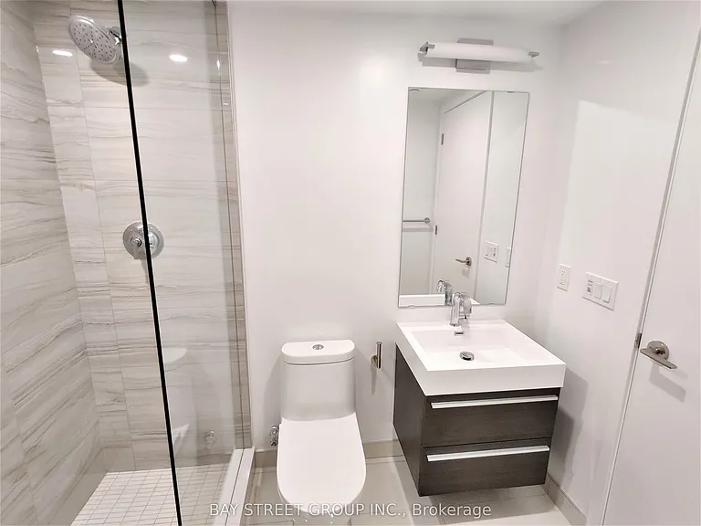 39 Roehampton Ave #2807 — Photo 8