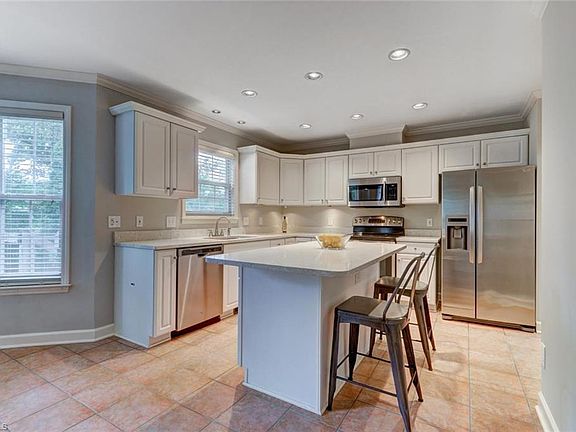 4th image of 207 Mayflower Dr
