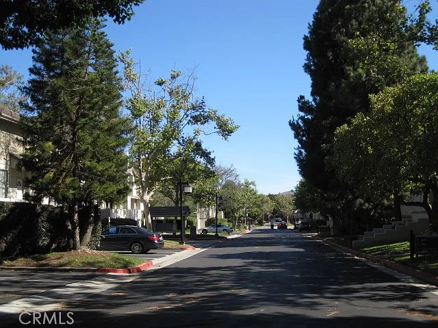 2577 Plaza Del Amo — Photo 18