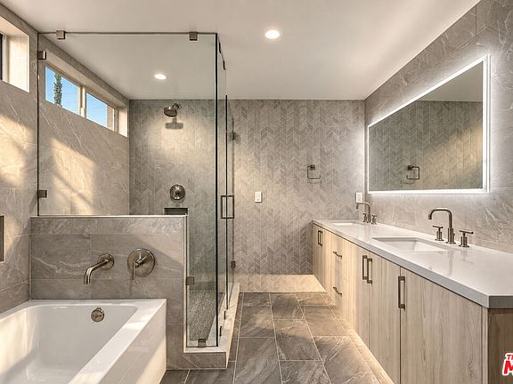 5th image of 10951 National Blvd APT 201