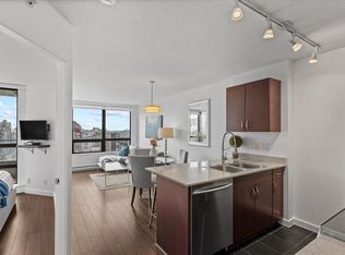 938 Smithe St #2123, Vancouver, BC V6Z 3H8