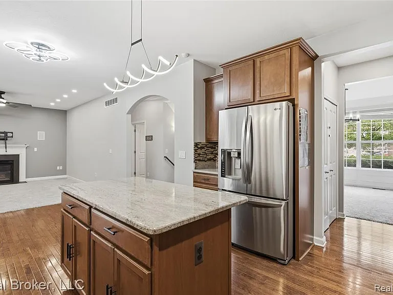 26978 Maxwell Ct — Photo 10