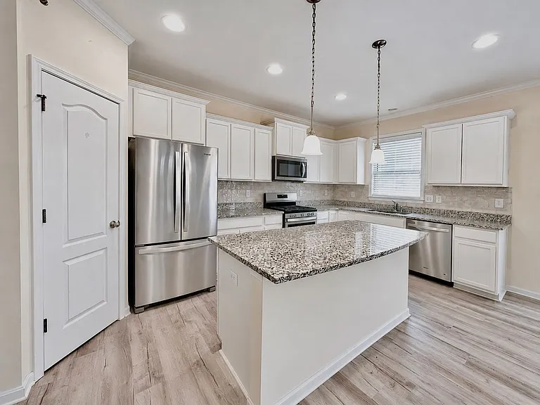 1034 Autumn Crest Ln — Photo 8