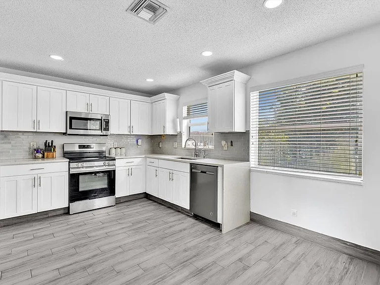 7145 Crescent Creek Way #7145 — Photo 25