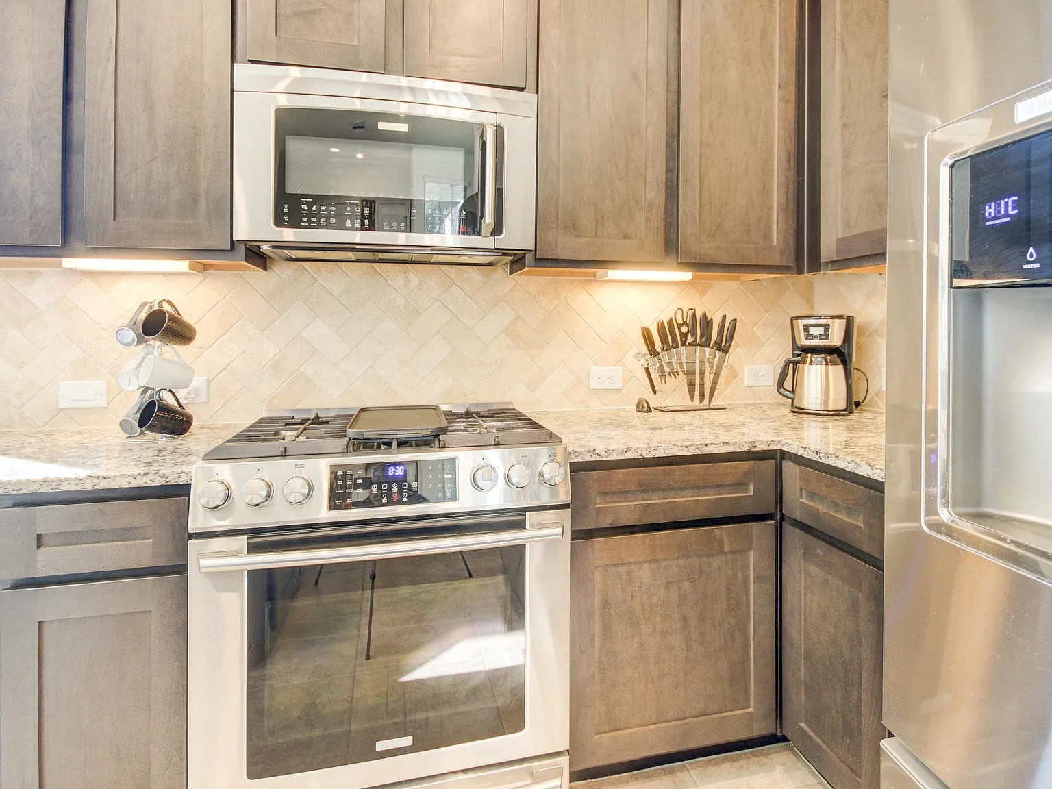 1646 Ryon Falls Dr — Photo 2