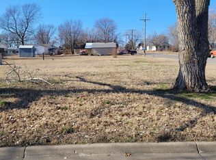 303 S Main St, Udall, KS 67146