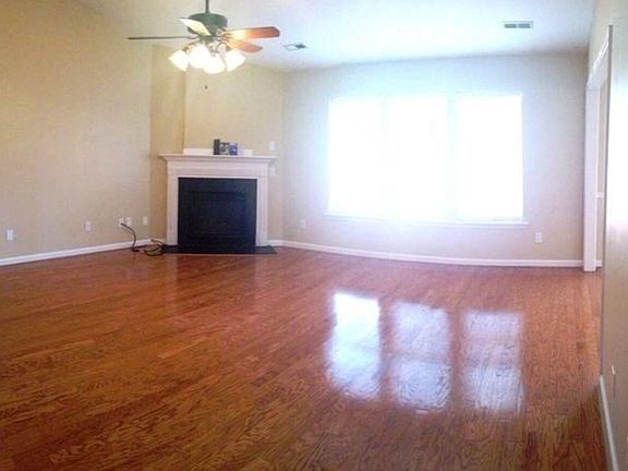 3rd image of 3793 Vanhoe Ln
