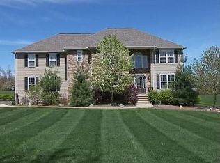 11760 Ascot Ln, Chagrin Falls, OH 44023