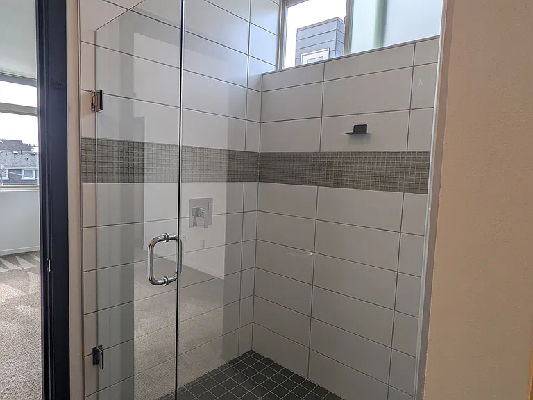 6313B 42nd Ave SW #B — Photo 11