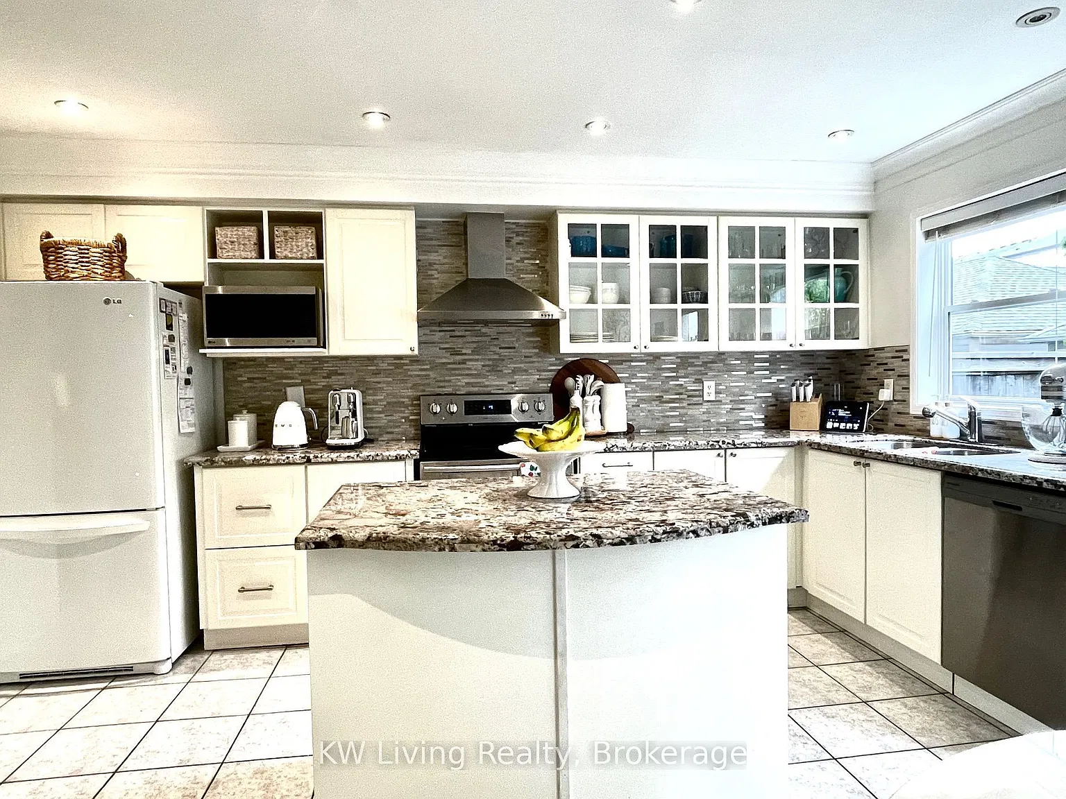3 bed, $4,000 — Photo 4