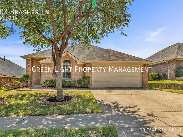 403 Brasher Ln — Photo 1