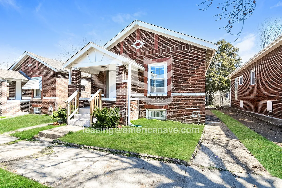 985609_001_front_view_2.jpg - 3834 Missouri Ave