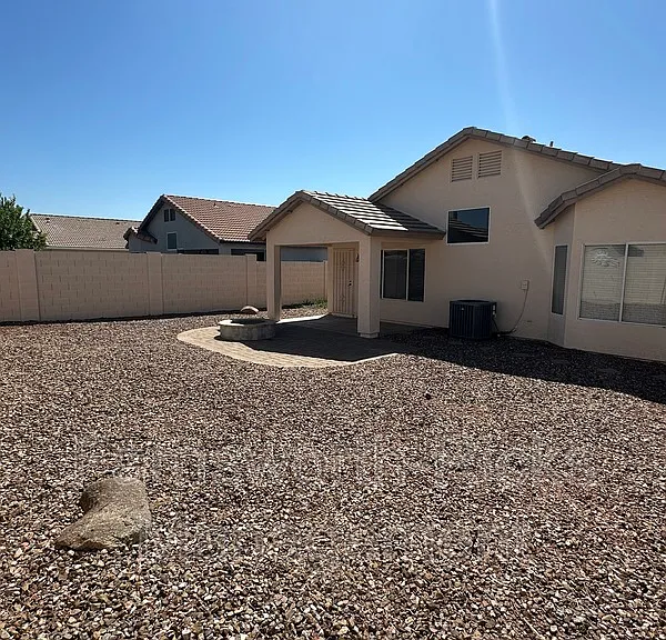 5730 E Holmes Ave — Photo 6