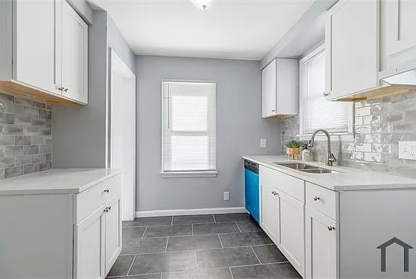 9256 Auburn St — Photo 3