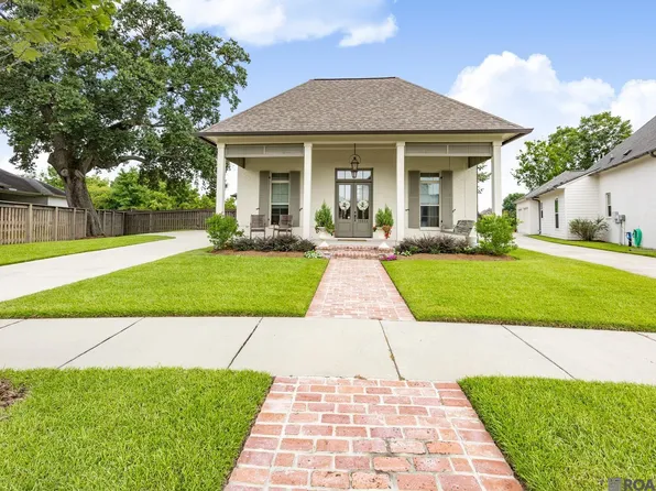 10864 Sweet Water Dr, Baton Rouge, LA 70810