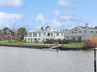 20 Koral Dr, Southampton, NY 11968