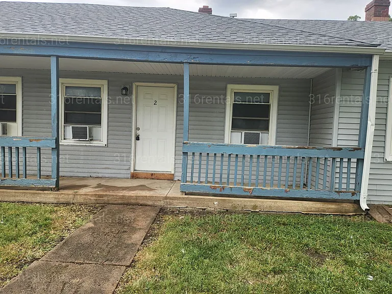 847 N Glendale St — Photo 1
