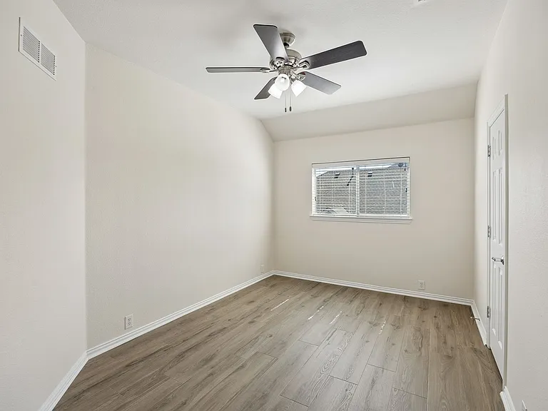 5193 Rolling Hills Dr — Photo 29