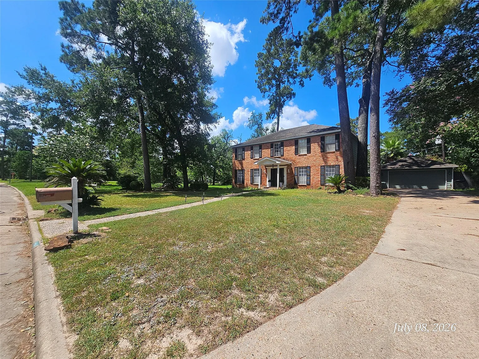 4 bed, 2.5 bath, 2852 sqft, $3,300 — Photo 3