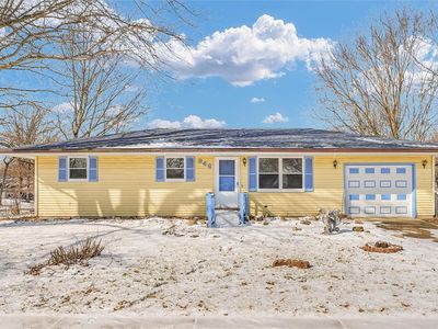 946 Foxcrest Dr, Charleston, IL, 61920