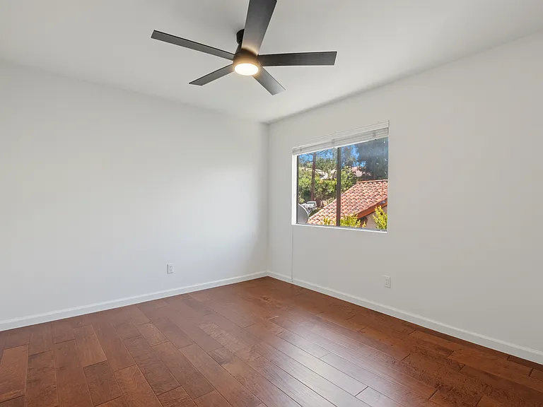 4215 Balcony Dr — Photo 35