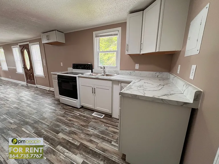 114 Radcliff Dr — Photo 5