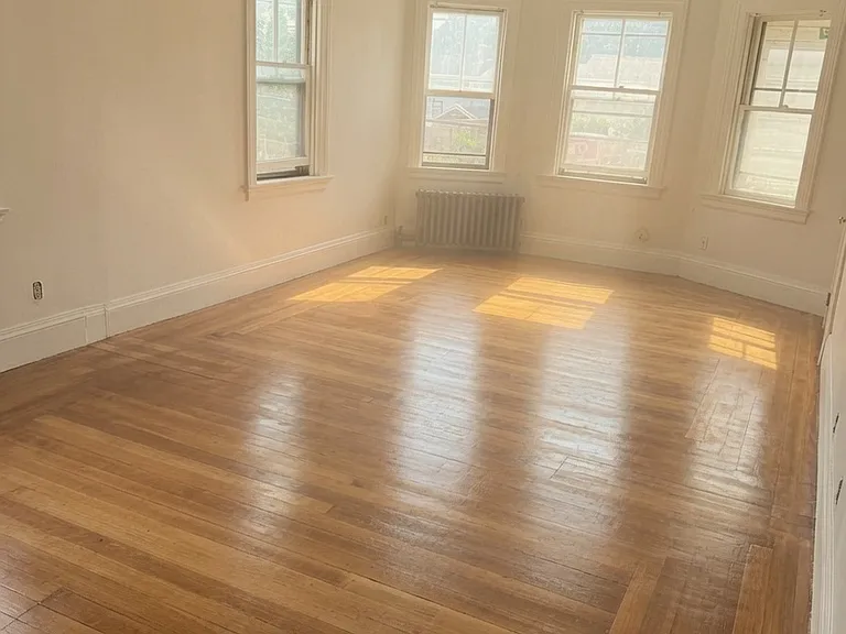 12-14 Lexington Ave #2 — Photo 3