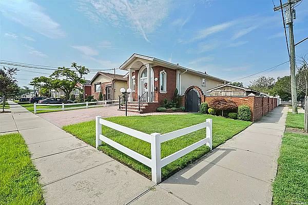 1st image of 158-04 79th St