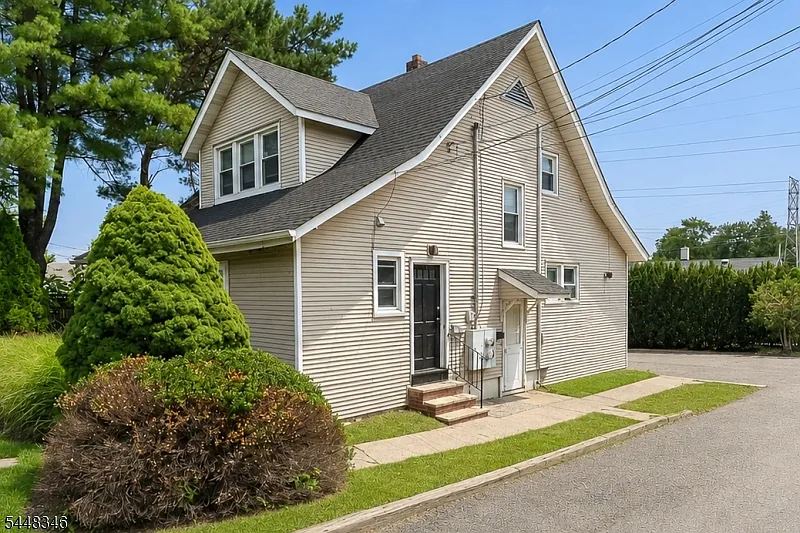 2 bed, 1.0 bath, $2,300 — Photo 2