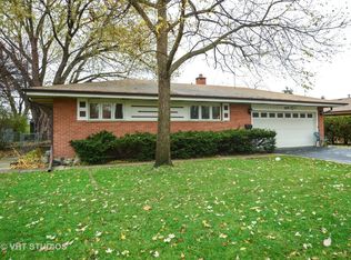 1420 E Lowden Ln, Mount Prospect, IL