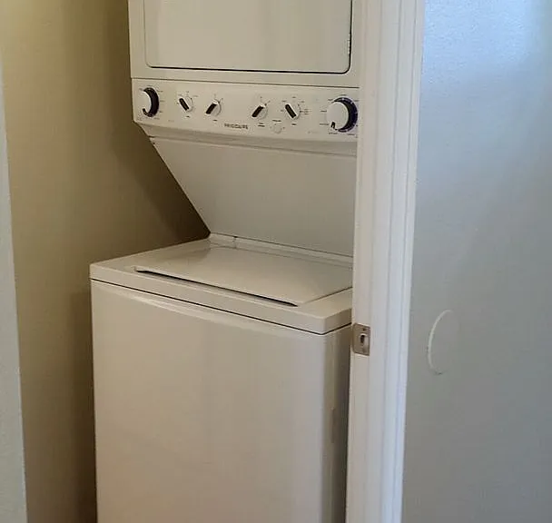 Villa Pacific Townhomes — Photo 15