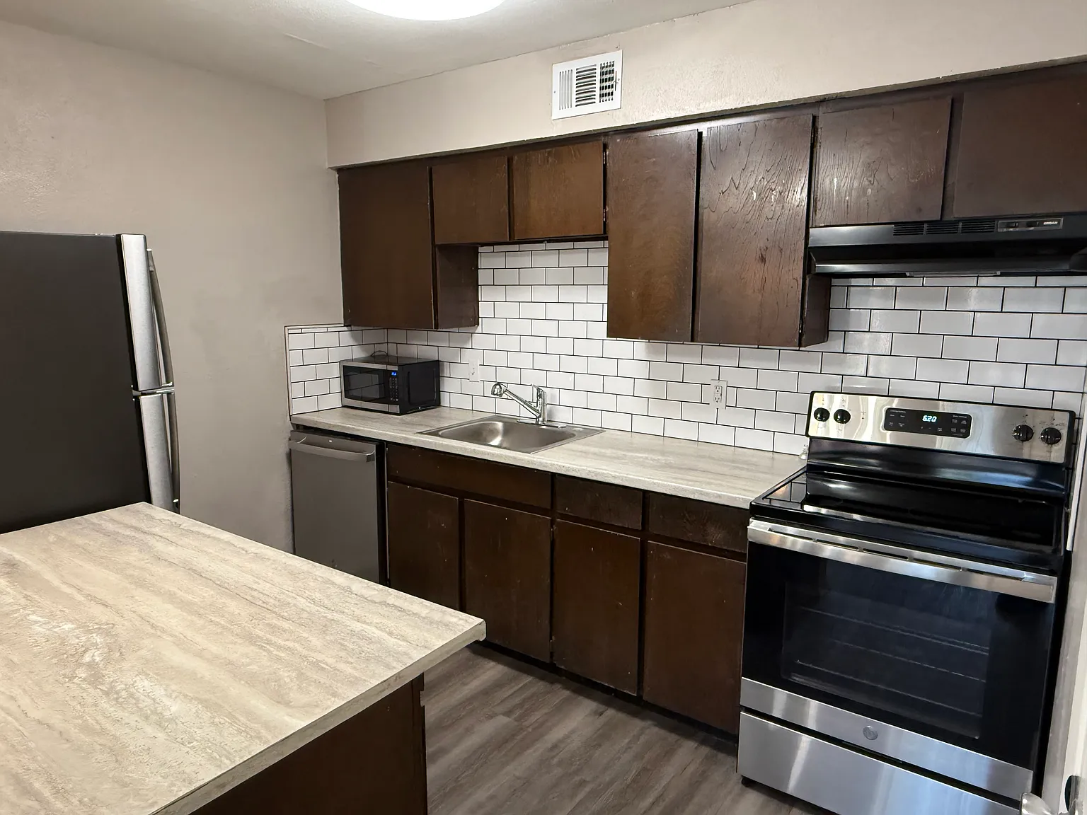 Ridgewood Apartments — Photo 4