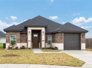 10700 N Baylie Bear Dr, Edinburg, TX 78541