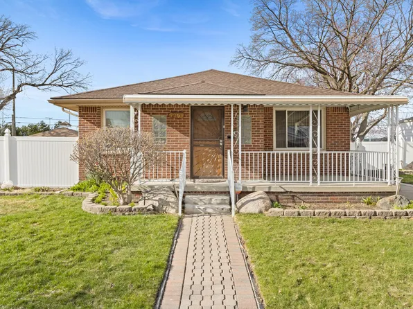 7369 Helen St, Center Line, MI 48015