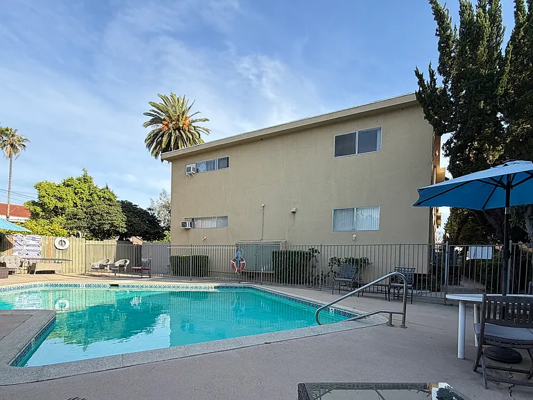 703 E California Blvd #2 — Photo 8