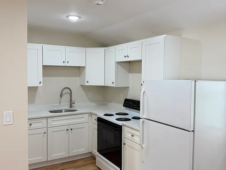 40 Arlington Ave #2R — Photo 3