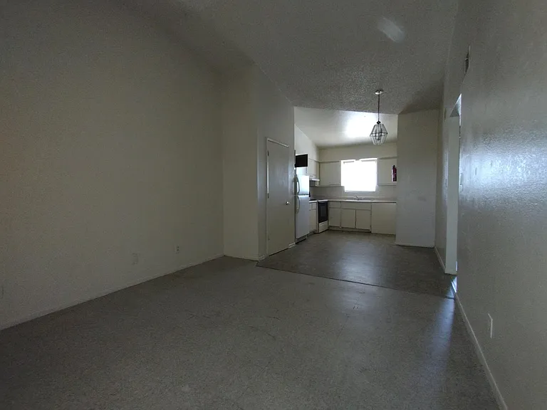 56 E Ingram St — Photo 4