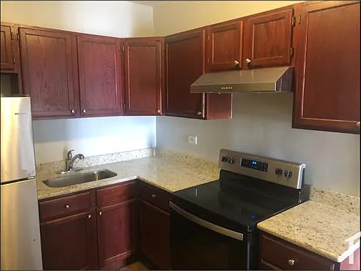 2 bed, $1,686 — Photo 2