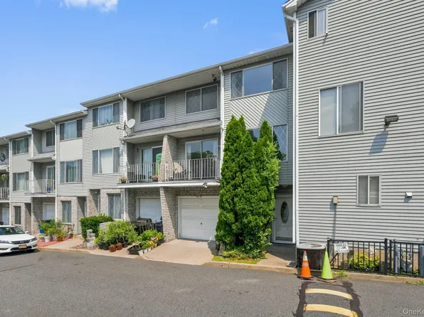 110 Vogel Loop, Staten Island, NY 10314