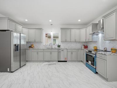 11 Herman St, Springfield, MA, 01108