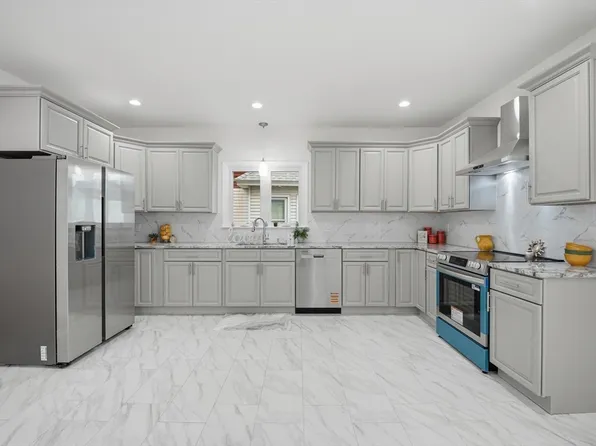 11 Herman St, Springfield, MA 01108