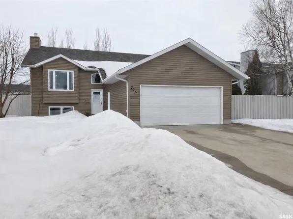706 7th AVENUE W, Meadow Lake, SK S9X 1A7