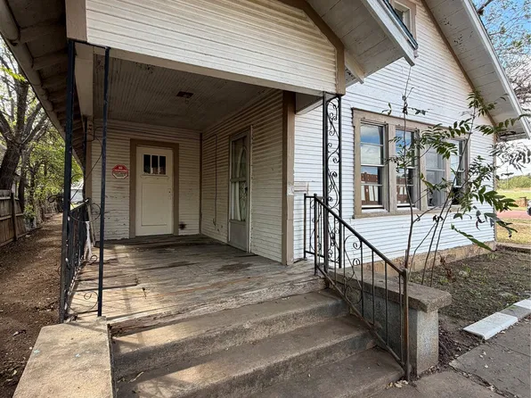 325 Pine St, Ranger, TX 76470