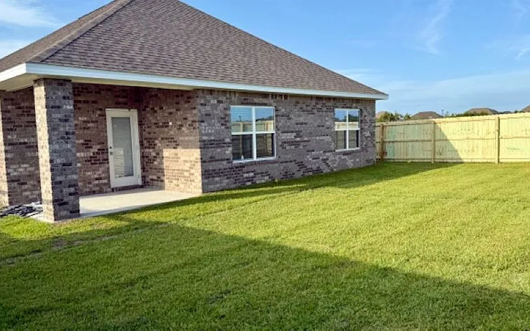 Back Porch and Fenced Back Yard!
