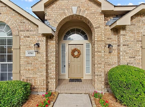 3rd image of 8761 Turnberry Dr