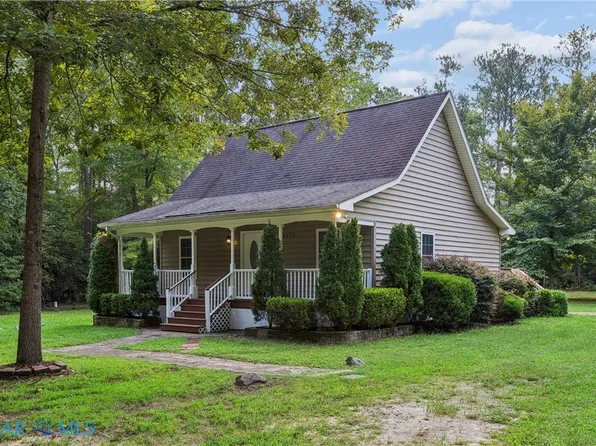 12375 & 12377 Dogwood Trl, Gloucester, VA 23061